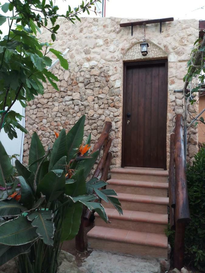 Mystery Garden Guest House Famagusta  Exteriör bild